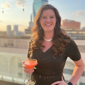 Meet your Posher, Laura lynn